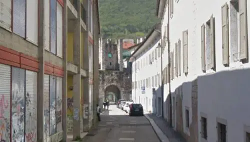 Trento, pakistano sequestra e violenta in casa 27enne italiana