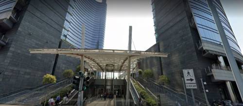 "Sono stata aggredita alle spalle": lo stupro tra i grattacieli di Milano