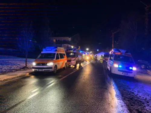 Auto travolge gruppo di turisti tedeschi: 6 morti e 11 feriti