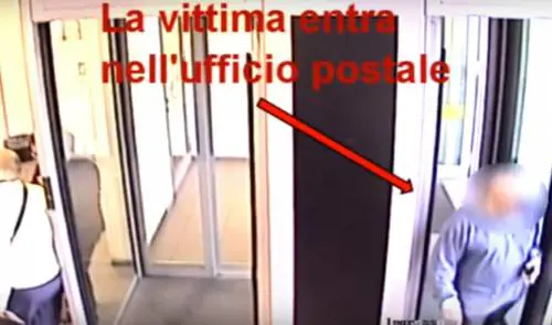 Preleva la sua pensione: pedinato fino a casa e derubato dal bandito