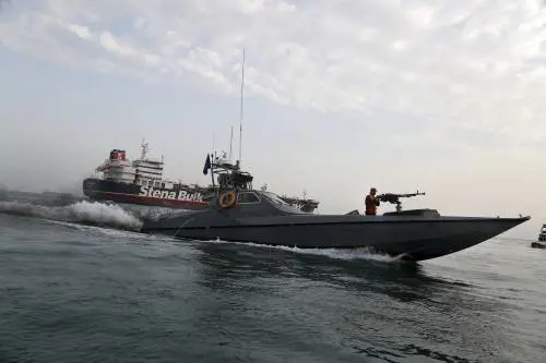 Navi, mine, assalti improvvisi: ecco come si vendicherà l'Iran
