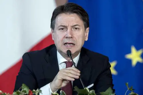 Schiaffo dell'Europa ai giallorossi: "Un errore limitare il contante"