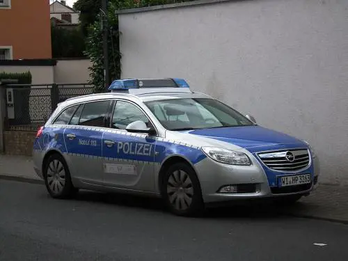 Germania, cittadino turco attacca gli agenti. La polizia spara e lo uccide