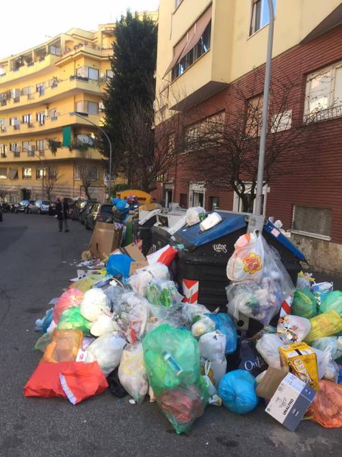 Rifiuti, l’Epifania si porta via le feste ma l’emergenza resta