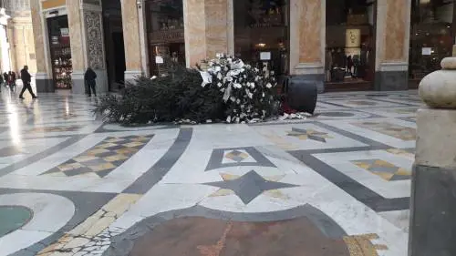 "Rubacchio" supera le feste e resiste ai vandali (che lo hanno fatto cadere)