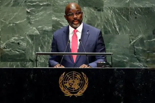 Caos in Liberia, in migliaia in piazza contro il presidente George Weah