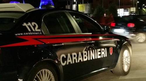 Siena, carabinieri trovano droga nell'albergo che ospita i migranti