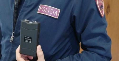 Minaccia col taser il rivale in amore a Sanremo