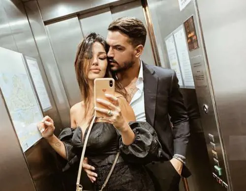 Rosa Perrotta furiosa contro una fan: ​"Bonazzo mio marito? Il tuo è cornuto"