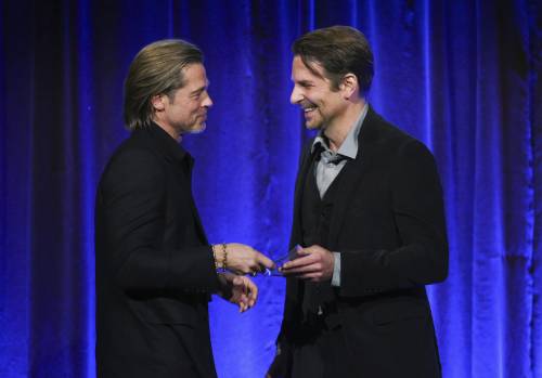 Brad Pitt ringrazia l’amico Bradley Cooper: "Mi hai salvato dall’alcolismo"