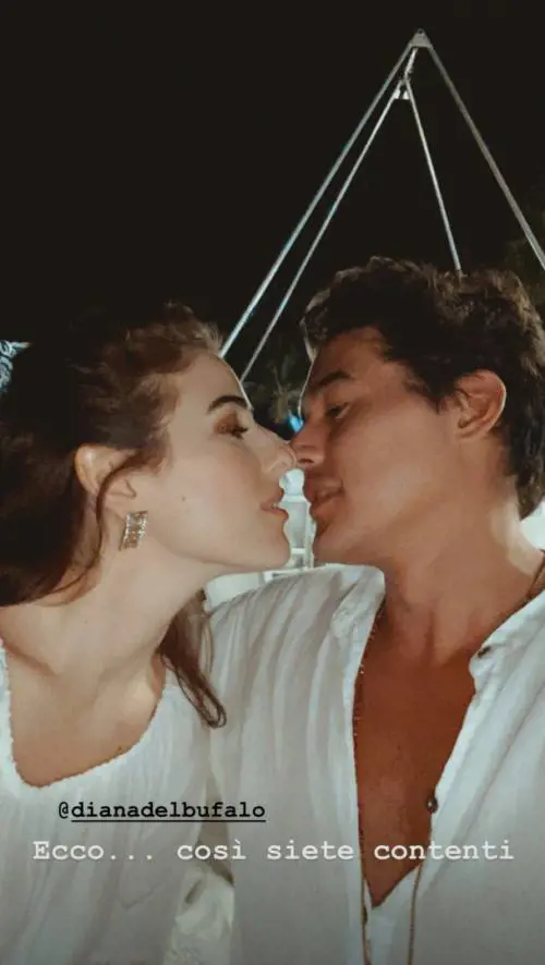 Diana Del Bufalo in vacanza con l'amico Cristiano Caccamo