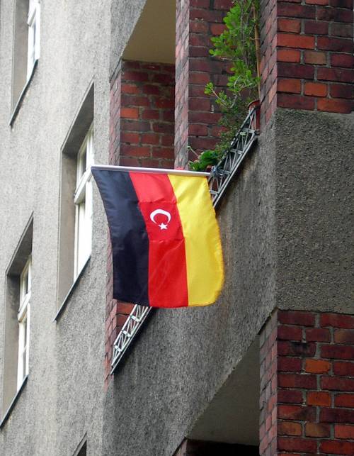 La Merkel avvia trattative con Erdogan per l'apertura di scuole turche in Germania