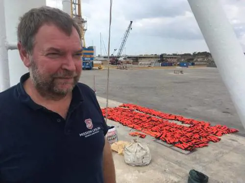 Sbarcò nonostante il divieto: super multa al comandante della Ong