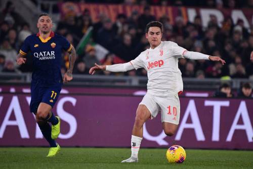 Juventus, Sarri snobba Dybala: "Arrabbiato per il cambio? Non me ne frega"
