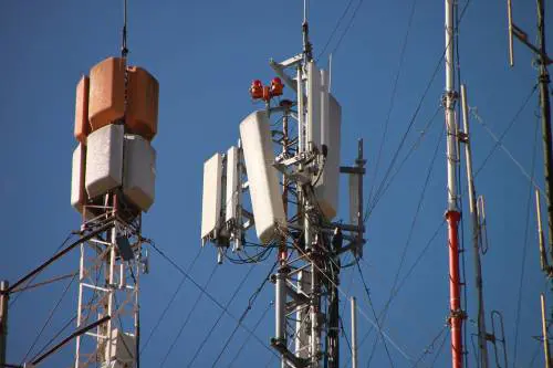 Scontro residenti forze dell’ordine a Quarto Flegreo: il no dei cittadini all’antenna 5G