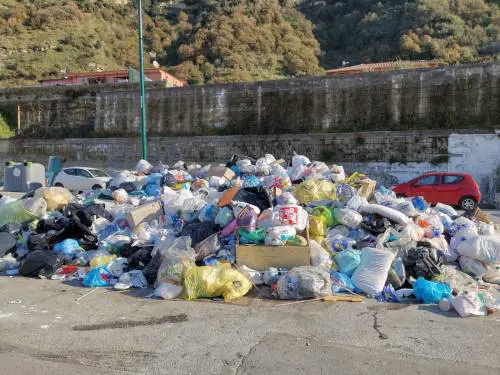 Le immagini delle discariche abusive in città e in provincia