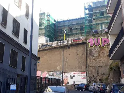 Le immagini dei graffiti nelle strade partenopee