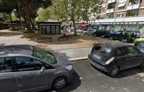 Coppia in astinenza rapina edicola, bar e farmacia