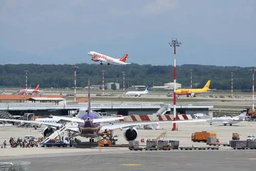 Voli per l'Italia cancellati, intera famiglia rimane bloccata in Marocco