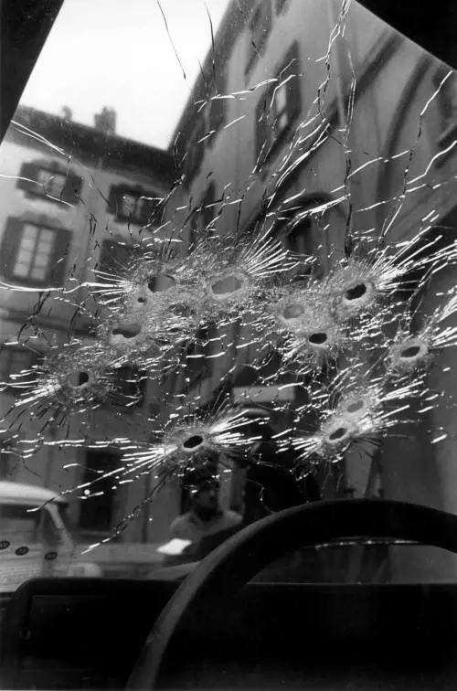 "Basta coi Br in cattedra. Ricordiamo gli agenti uccisi in via Schievano"