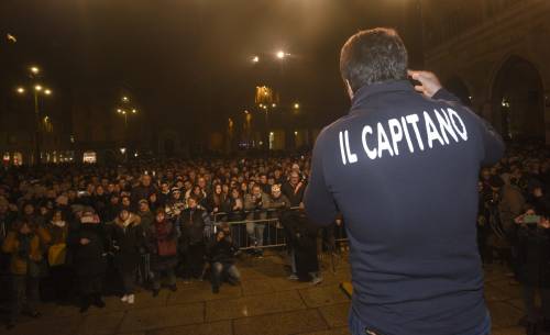 L'ira di Salvini: "Insulti? Fosse qua Berlinguer vi prenderebbe a sputazzi..."