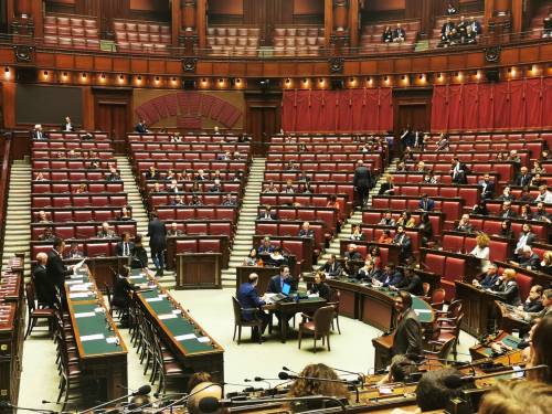 Di Maio riferisce in Aula ma gli scranni dei 5stelle sono quasi vuoti