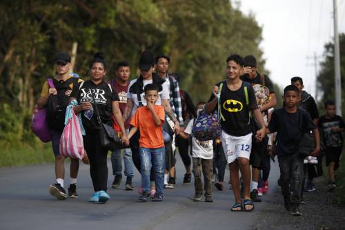 La nuova carovana di migranti ​che torna a minacciare Trump