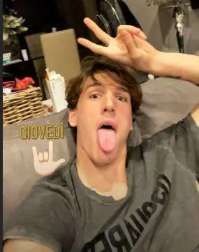 I tifosi della Lazio insultano Zaniolo. Lui risponde e poi rimuove: "Fate pena, inferiori"