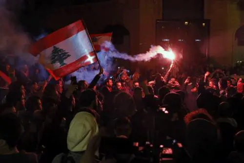 Economic death spiral makes  ​Lebanon look to Iran for help