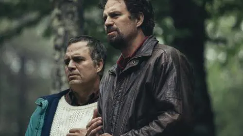 Mark Ruffalo si fa in due per la serie HBO "I Know This Much Is True"