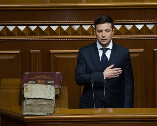 Imbarazzo nel governo ucraino: diffuso un audio in cui il primo ministro attacca Zelensky 