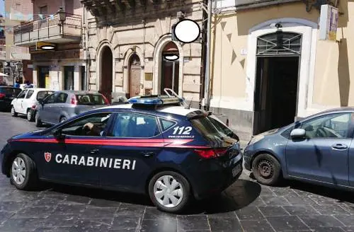 "Se non mi date i soldi vi ammazzo uno a uno": l'incubo di una famiglia