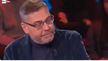 Andrea Vianello torna in tv dopo l’ictus e si commuove