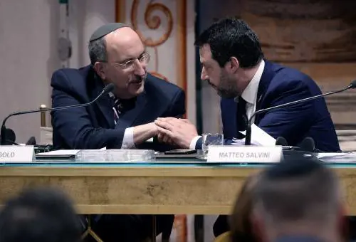Salvini: "L'antisemitismo in Italia? È colpa dei migranti islamici"