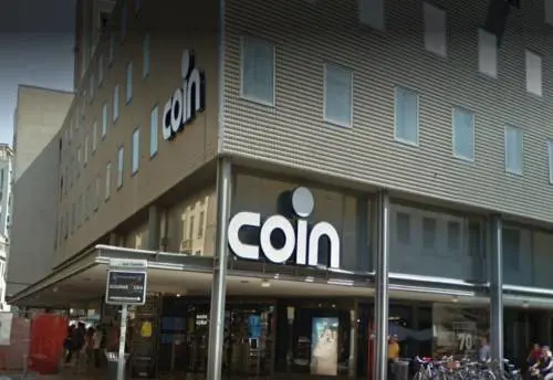 Padova, ruba 1000 euro di merce poi aggredisce agenti: preso gambiano