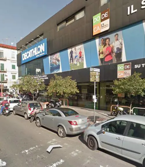 Coppia di ragazzini minacciati con pistola e rapinati mentre tornano a casa