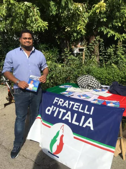 Toh, i pesciolini rossi odiano i neri Insulti a un militante di Fdi di colore