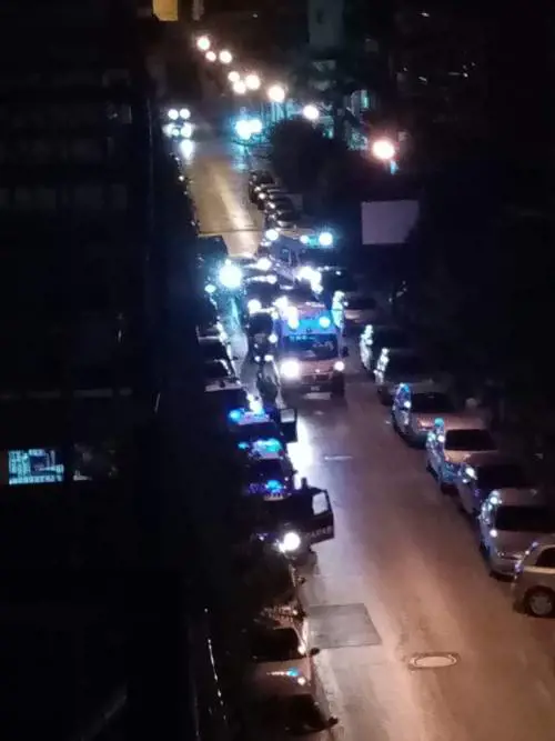 Carabiniere interviene per sedare una lite ma viene accoltellato