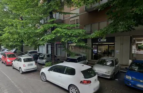 Furto in appartamento, preso ladro: caccia ai complici