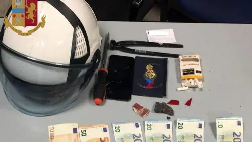 Truffa dello specchietto nel quartiere Talenti: arrestato 27enne