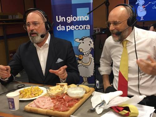 Bonaccini a Un giorno da pecora canta “Bandiera rossa”