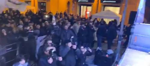Il comizio di Di Maio a Bologna è un flop: in piazza duecento persone