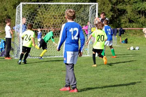 Razzismo alla scuola di calcio: “Vi cacciamo dall’Italia”