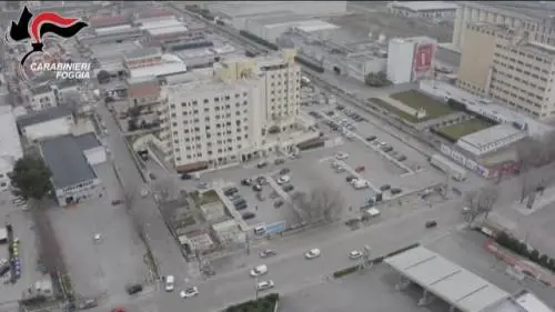 Foggia, perquisizioni a tappeto nello stabile di edilizia popolare