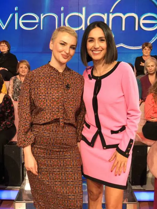 Arisa: "Ho un ragazzo friulano con un bellissimo fondoschiena"
