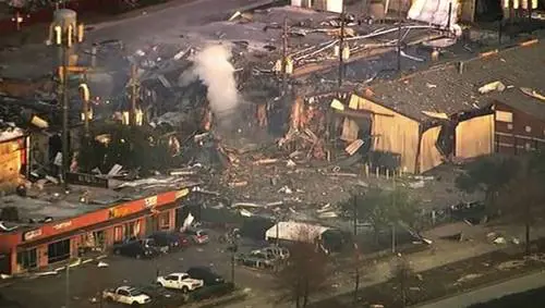Houston, esplosione in una fabbrica