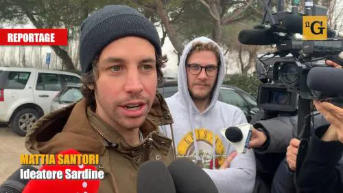 "Un brindisi alla faccia del pallone gonfiato". Ma la questura blocca le sardine
