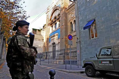 I luoghi di culto ebraici come l'Afghanistan: oltre 700 militari per difendere i siti a rischio