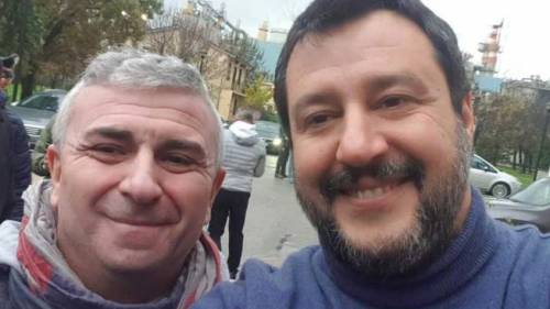 Sindacalista della Cgil licenziato in tronco per selfie con Salvini
