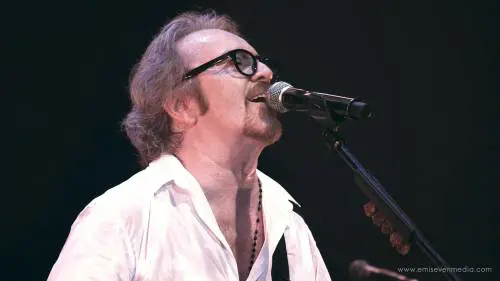 Parla il figlio di Umberto Tozzi. "Doveva stare zitto sulla morte di mamma. Dice falsità"